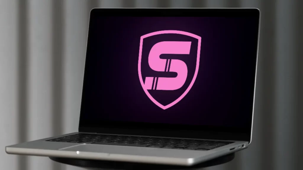 SuperTariffa.it, logo del sito su un Macbook